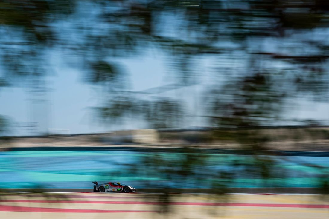 #54 Vista AF Corse Ferrari 296 LMGT3: Thomas Flohr, Francesco Castellacci, Davide Rigon