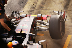 Daniel Ricciardo, Red Bull Racing RB11 in de pits