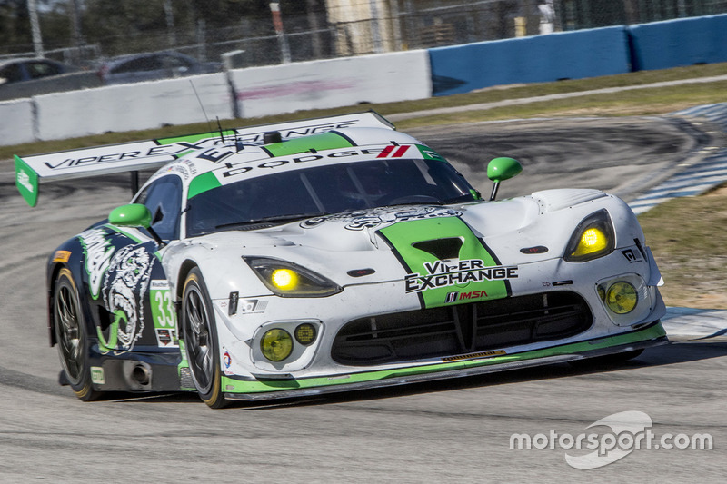 #33 Riley Motorsports SRT Viper GT3-R: Ben Keating, Jeroen Bleekemolen