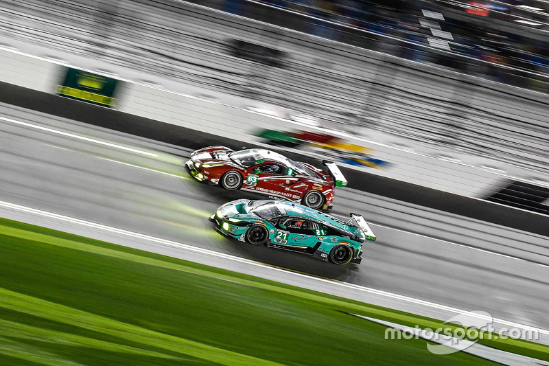 #63 Scuderia Corsa Ferrari 488 GT3: Christina Nielsen, Alessandro Balzan, Sam Bird, Matteo Cressoni, #21 Konrad Motorsport Lamborghini Huracan GT3: Marco Mapelli, Marc Basseng, Luca Stolz, Lance Willsey, Franz Konrad