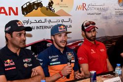 Nasser Al-Attiyah, Sam Sunderland y Khalid Al Qassimi