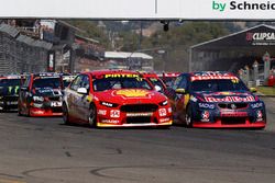 Shane van Gisbergen, Triple Eight Race Engineering Holden, Scott McLaughlin, Team Penske Ford