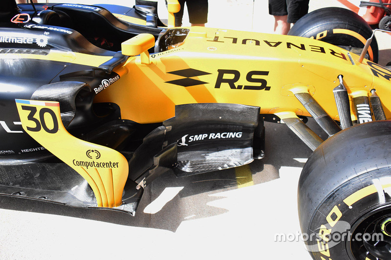 Renault Sport F1 Team RS17 bargeboard detail