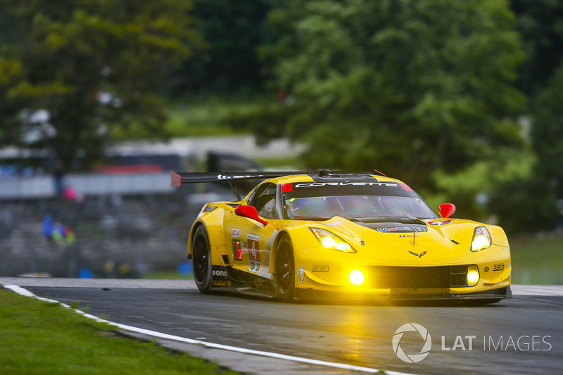 #4 Corvette Racing Chevrolet Corvette C7.R: Олівер Гевін, Томмі Мілнер