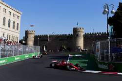 Sebastian Vettel, Ferrari SF70H, Sergio Perez, Sahara Force India F1 VJM10