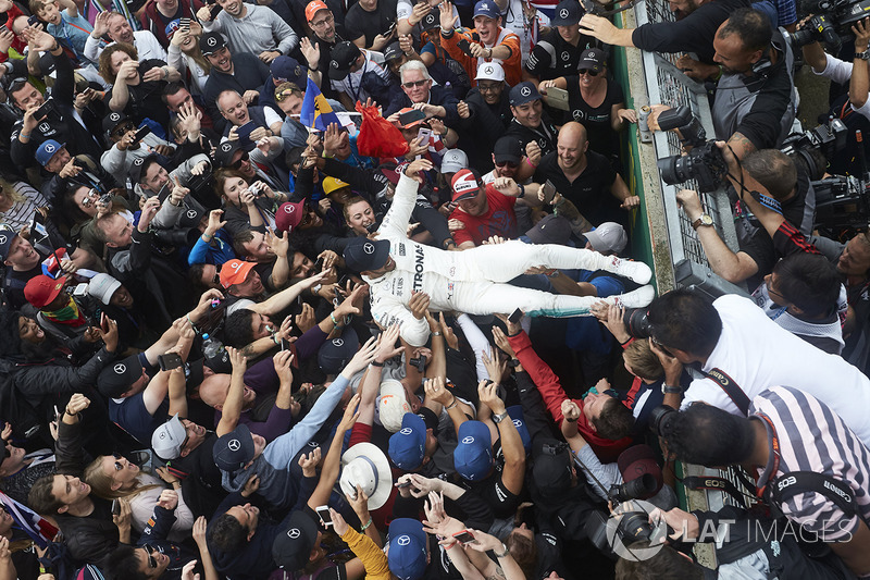 Jim Clark (1962, 1963, 1964, 1965 y 1967), Alain Prost (1983, 1985, 1989, 1990 y 19930 y Lewis Hamilton (2008, 2014, 2015, 2016 y 2017) son los pilotos con más victorias en Gran Bretaña. El inglés de Mercedes tiene una gran oportunidad de desempatar este fin de semana y liderar en solitario.