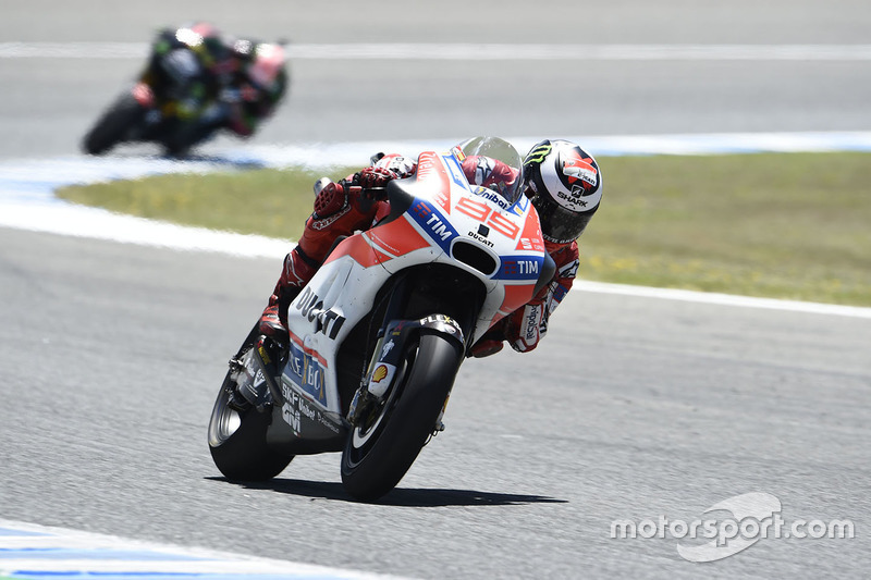 "Eu estava muito cansado no final da corrida, porque esta moto está um pouco nervosa. Então dei tudo continuei na moto e podemos agora desfrutar deste resultado."