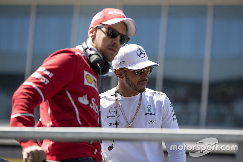 Sebastian Vettel, Ferrari, Lewis Hamilton, Mercedes AMG F1