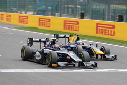 Artem Markelov passes Oliver Rowland