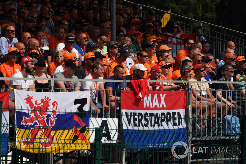 Max Verstappen, Red Bull Racing fans