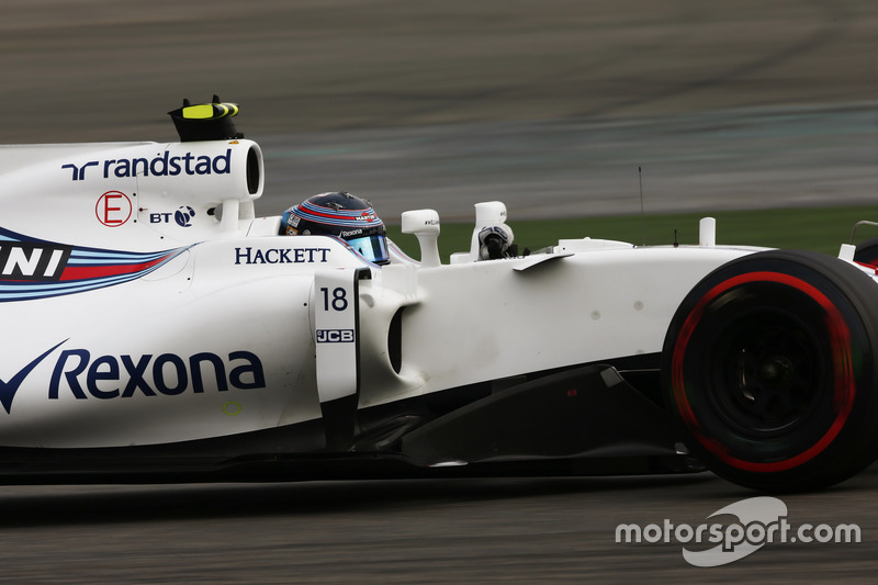 Desta vez, Lance Stroll não foi muito longe na prova. Na segunda volta, o novato da Williams se envolveu em um toque com Sergio Pérez e abandonou a prova. Os incidentes não pararam por aí.