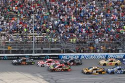 Martin Truex Jr., Furniture Row Racing Toyota, Erik Jones, Furniture Row Racing Toyota, restart, Kyle Larson, Chip Ganassi Racing Chevrolet