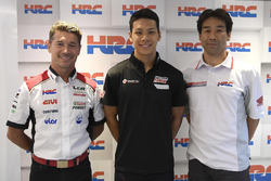 Lucio Cecchinello, Team Principal LCR Honda, Takaaki Nakagami, Tetsuhiro Kuwatam, Direttore HCR