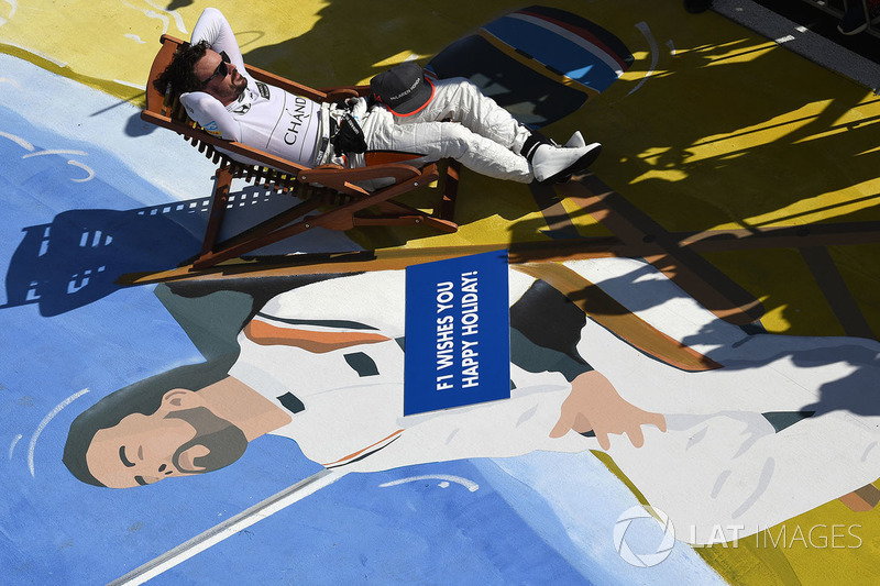 Fernando Alonso, McLaren on a deck chair in parc ferme