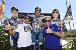 Lin Jarvis, directeur général Yamaha Factory Racing, avec des participants au 4e Yamaha VR46 Master Camp