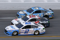 Brad Keselowski, Team Penske Ford, Danica Patrick, Stewart-Haas Racing Ford, Kevin Harvick, Stewart-