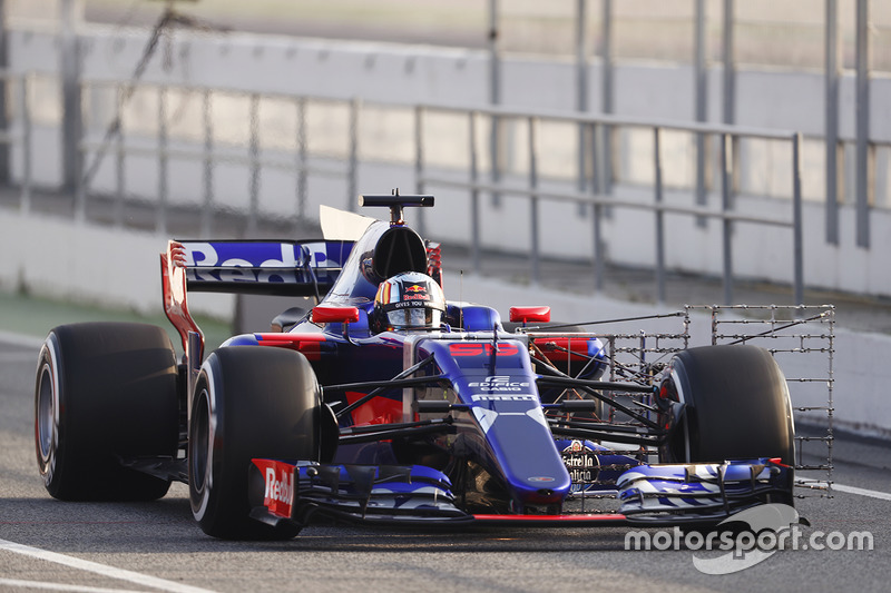 Carlos Sainz Jr., Toro Rosso STR12 Renault