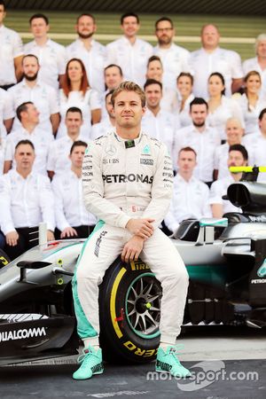 Nico Rosberg, Mercedes AMG F1 lors d'une photo de l'équipe