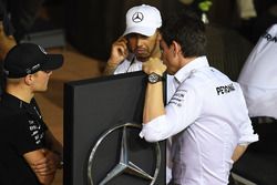 Valtteri Bottas, Mercedes AMG F1, Lewis Hamilton, Mercedes AMG F1 ve Toto Wolff, Mercedes AMG F1 Direktörü