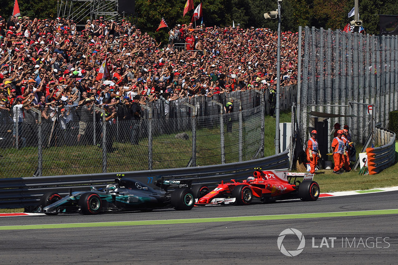 Valtteri Bottas, Mercedes AMG F1 W08, Kimi Raikkonen, Ferrari SF70H