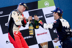 Dobogó: a győztes Jari-Matti Latvala, Toyota Racing és a harmadik Sébastien Ogier, M-Sport