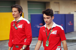Massimo Rivola, directeur Ferrari Driver Academy met GP3-kampioen Charles Leclerc