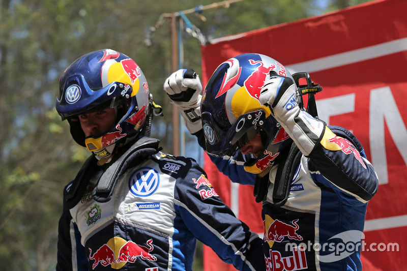 I vincitori Andreas Mikkelsen, Anders Jäger, Volkswagen Polo WRC, Volkswagen Motorsport