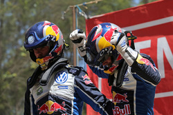 I vincitori Andreas Mikkelsen, Anders Jäger, Volkswagen Polo WRC, Volkswagen Motorsport