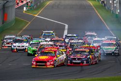 Fabian Coulthard, Team Penske Ford, Jamie Whincup, Triple Eight Race Engineering Holden