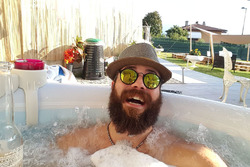 Stefano Comini, relax in giardino