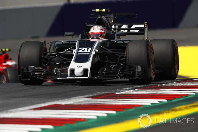 15. Kevin Magnussen, Haas F1 Team VF-17