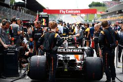 El equipo McLaren y el coche de Stoffel Vandoorne, McLaren MCL32