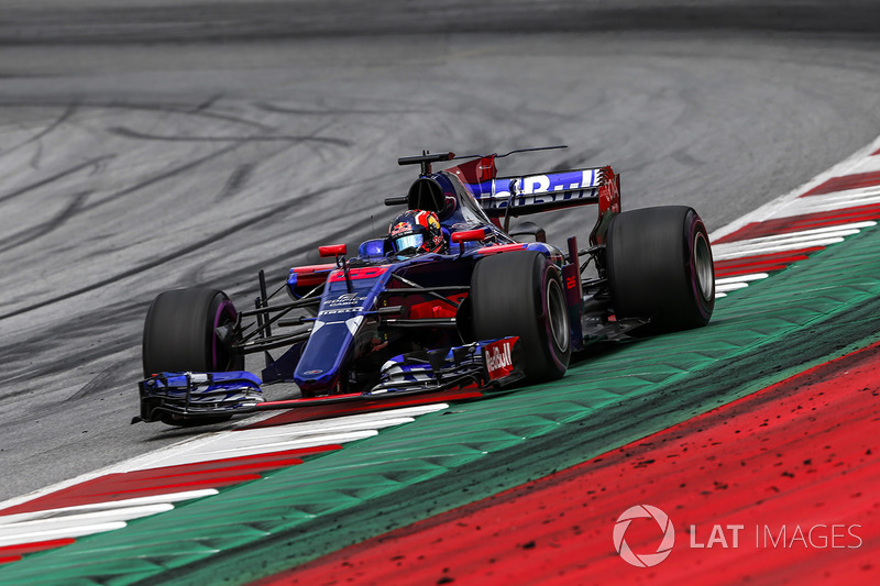 2017 год. За рулем болида Toro Rosso STR12 по ходу гонки