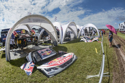 Peugeot Sport team area