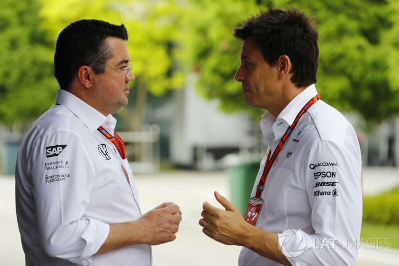 Eric Boullier, Yarış Direktörü, McLaren, ve Toto Wolff