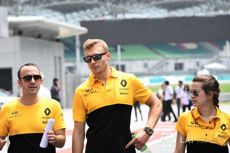 Тест-пилот Renault Sport F1 Сергей Сироткин