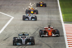 Valtteri Bottas, Mercedes F1 W08, Sebastian Vettel, Ferrari SF70H, Lewis Hamilton, Mercedes F1 W08,