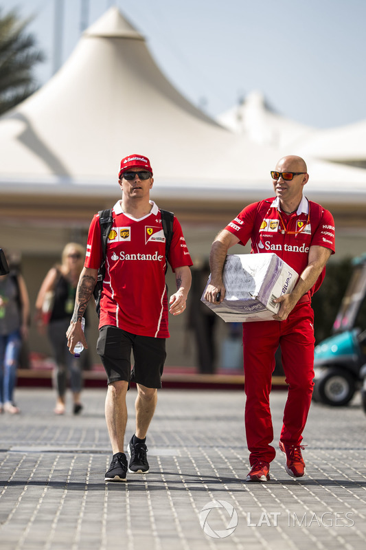 Kimi Raikkonen, Ferrari and trainer Mark Arnall