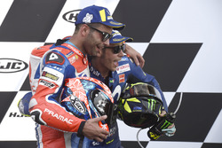 Podium: segundo, Danilo Petrucci, Pramac Racing, tercero, Valentino Rossi, Yamaha Factory Racing