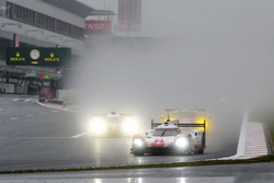 #2 Porsche Team Porsche 919 Hybrid: Timo Bernhard, Earl Bamber, Brendon Hartley