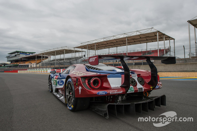 #67 Ford Chip Ganassi Racing Ford GT