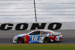 Kyle Busch, Joe Gibbs Racing, Toyota Camry M&M's Red White & Blue