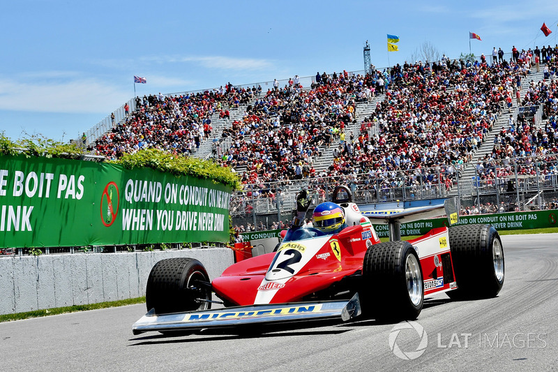 Jacques Villeneuve, pilote la Ferrari 312T3 de son père