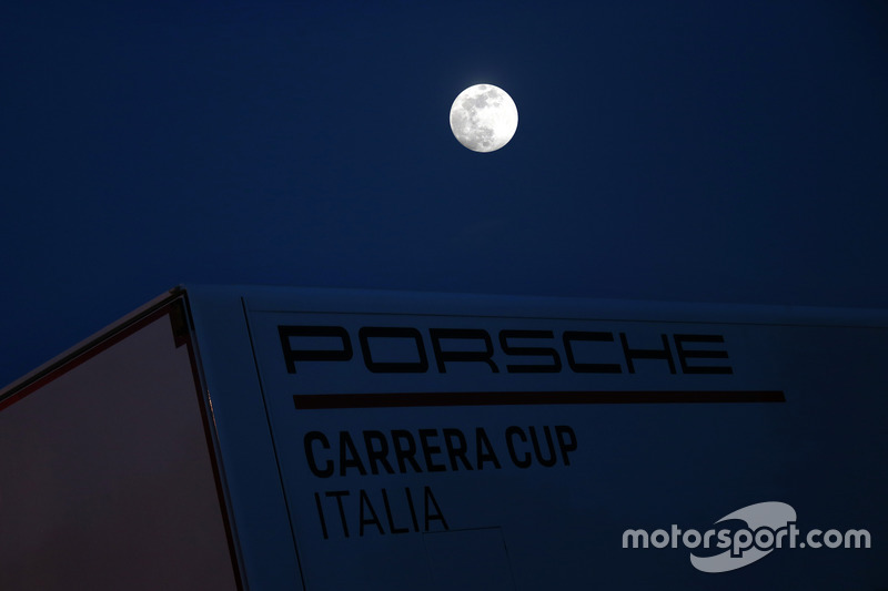 Atmosfera nel paddock