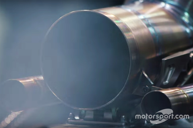 Mercedes W09 engine fire up