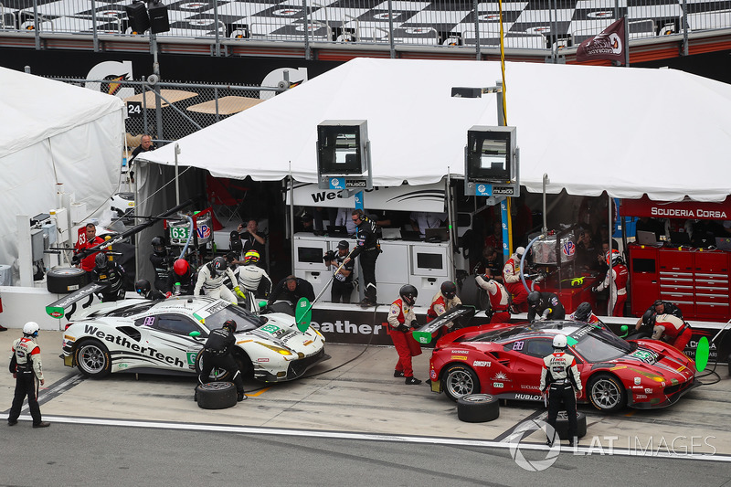 Pitstop, #63 Scuderia Corsa Ferrari 488 GT3, GTD: Cooper MacNeil, Alessandro Balzan, Gunnar Jeannette, Jeff Segal, #64 Scuderia Corsa Ferrari 488 GT3, GTD: Bill Sweedler, Townsend Bell, Frankie Montecalvo, Sam Bird