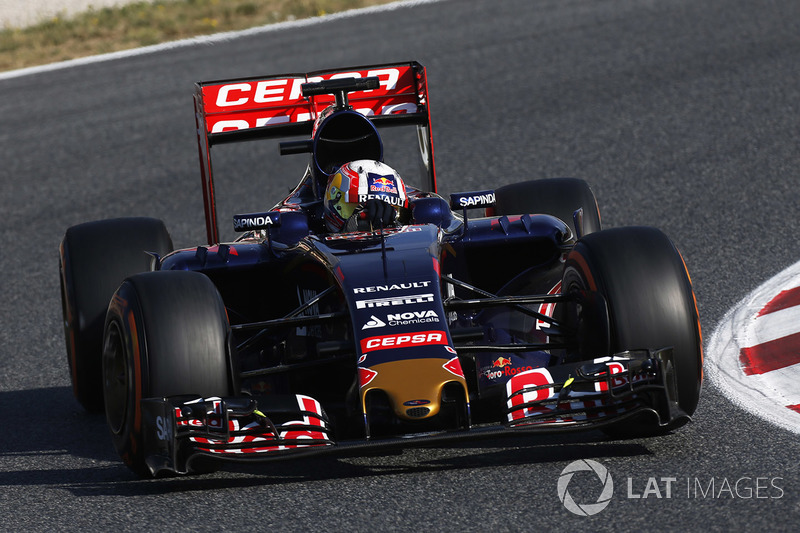 2015: Toro Rosso STR10 Renault (два четвертых места, 7-е место в КК)