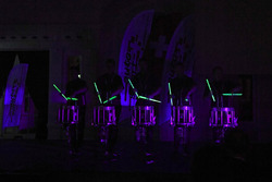 Le groupe de divertissement Drumming Entertainment Stickstoff