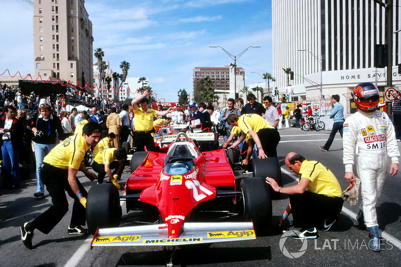 Gilles Villeneuve, Ferrari 126CK se aleja