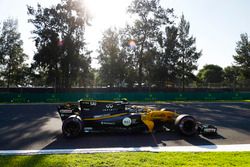Карлос Сайнс-мл., Renault Sport F1 Team RS17